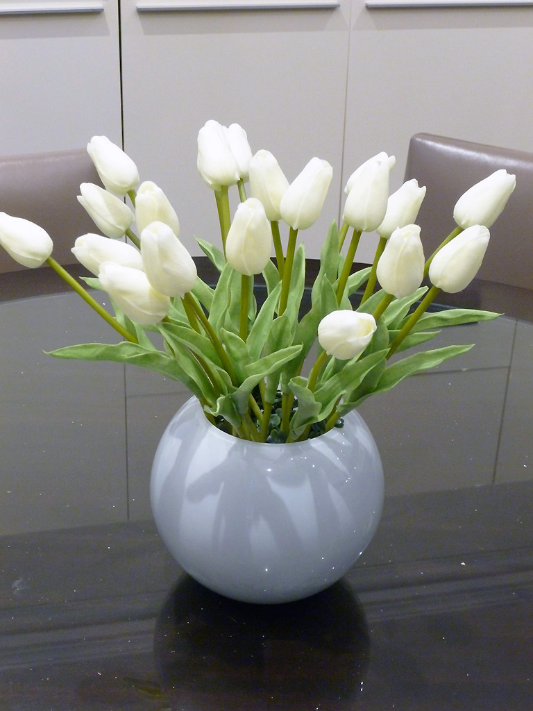 Simply White: white tulips